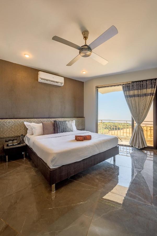 Saffronstays Heavone Trio, Lonavala Extérieur photo